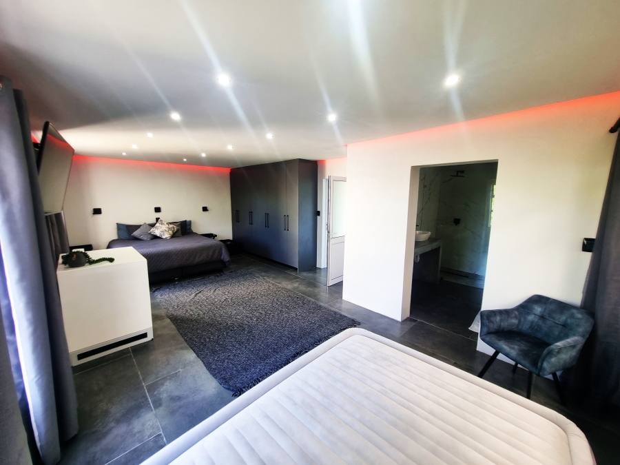 9 Bedroom Property for Sale in Long Acres Country Estate Western Cape